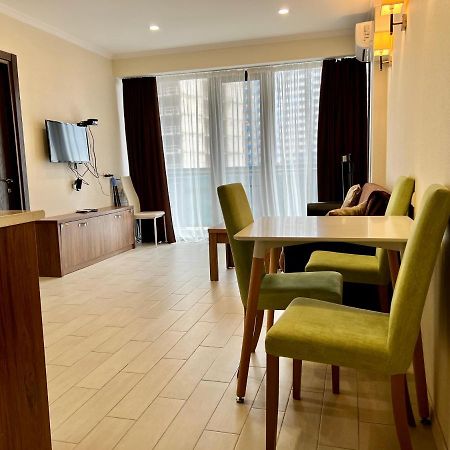 Batumi Orbi Beach Tower מראה חיצוני תמונה
